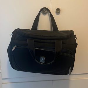 Travelpro  5 Softside Lightweight Underseat Carry-On Travel Tote